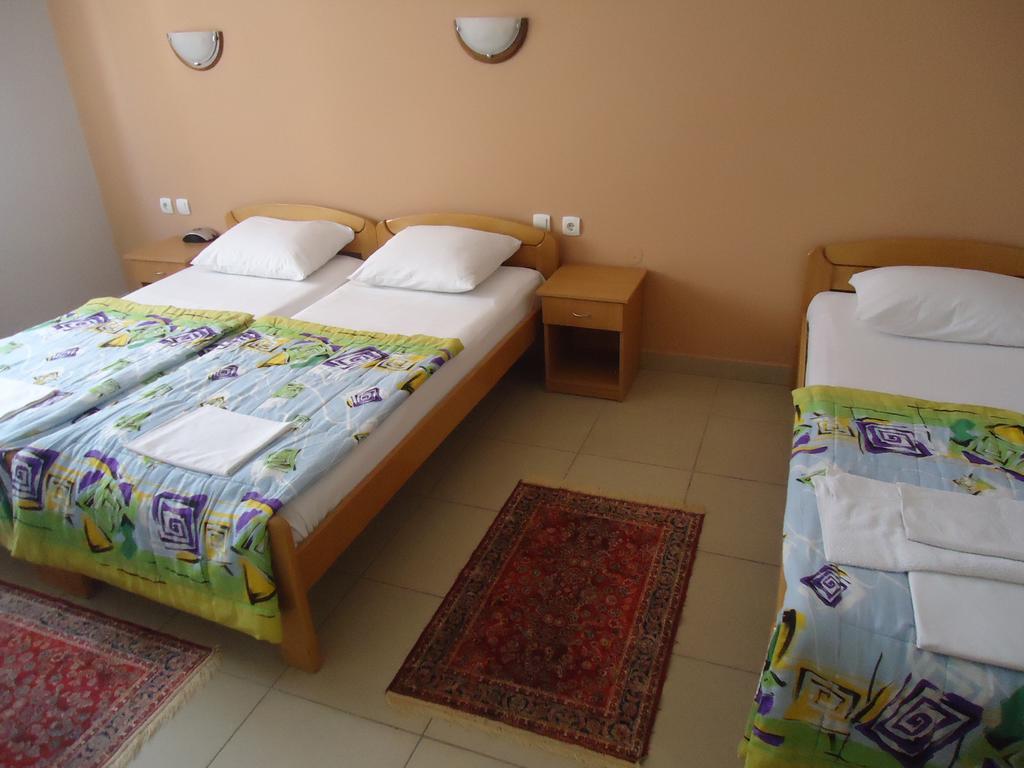 Hotel Kangaroo Budva Bagian luar foto