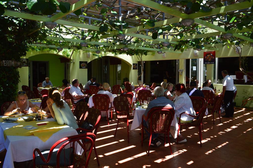 Hotel Kangaroo Budva Bagian luar foto