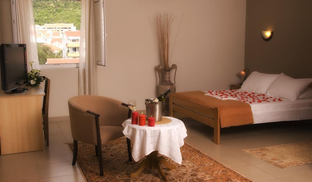 Hotel Kangaroo Budva Bagian luar foto